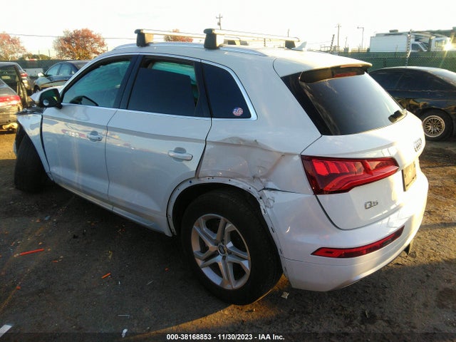 WA1ANAFYXK2070325 Audi Q5 45 Premium