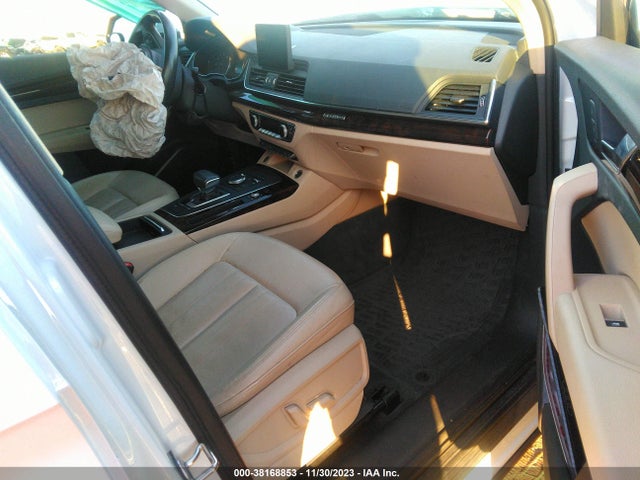 WA1ANAFYXK2070325 Audi Q5 45 Premium