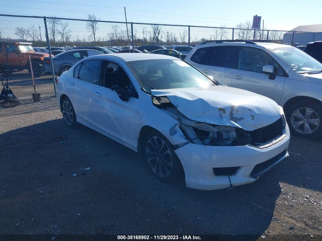 2015 1HGCR2F58FA006604 main image