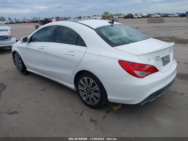 Mercedes-Benz CLA 250 2018 WDDSJ4EB4JN678736 Image 3