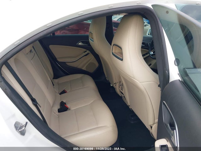Mercedes-Benz CLA 250 2018 WDDSJ4EB4JN678736 Image 8