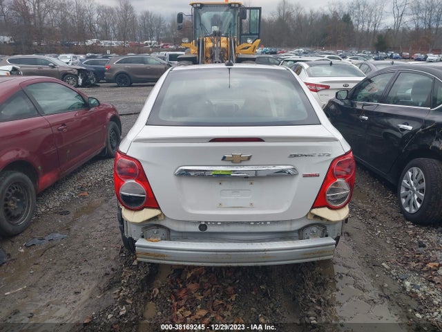 Chevrolet Sonic Ltz Auto 2015 1G1JE5SB5F4140010 Image 12