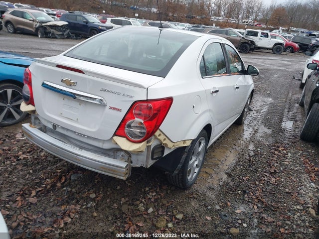 Chevrolet Sonic Ltz Auto 2015 1G1JE5SB5F4140010 Image 4
