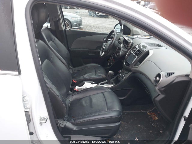 Chevrolet Sonic Ltz Auto 2015 1G1JE5SB5F4140010 Image 5