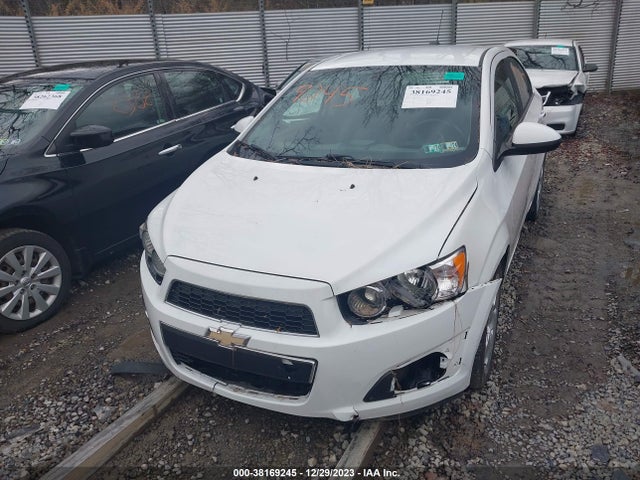 Chevrolet Sonic Ltz Auto 2015 1G1JE5SB5F4140010 Image 6