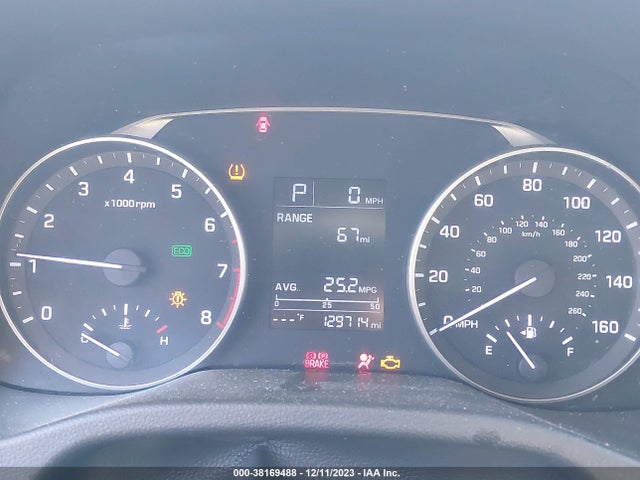 2017 HYUNDAI ELANTRA SE VIN: 5NPD84LF9HH054106