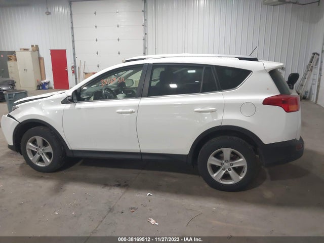2014 TOYOTA RAV4 XLE VIN: JTMRFREV7ED083683