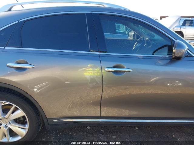 2013 INFINITI FX37 VIN: JN8CS1MU7DM142469