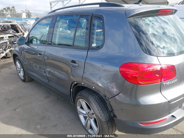 2015 VOLKSWAGEN TIGUAN S VIN: WVGAV7AX3FW523685