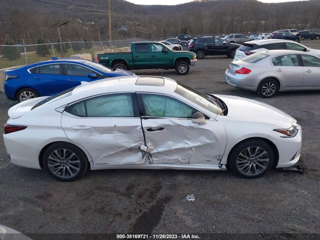 Lexus ES 300H 2021 58ADA1C10MU004299 Image 13