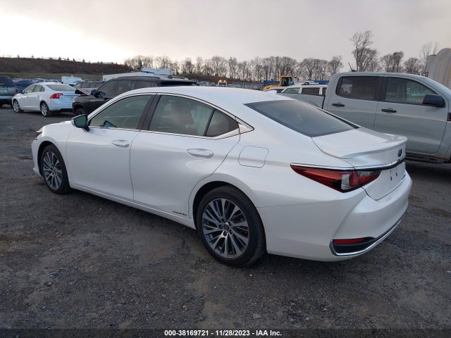 Lexus ES 300H 2021 58ADA1C10MU004299 Image 3