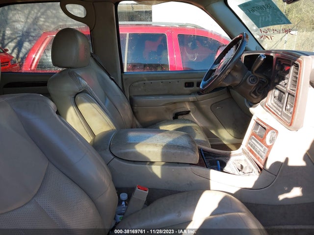 2005 CADILLAC ESCALADE STANDARD VIN: 1GYEK63N75R132289
