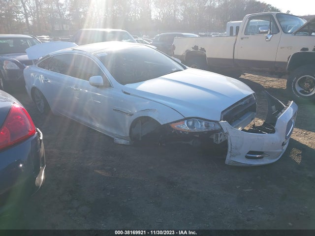 2011 JAGUAR XJ SAJWA2GB7BLV17468 Photo 0
