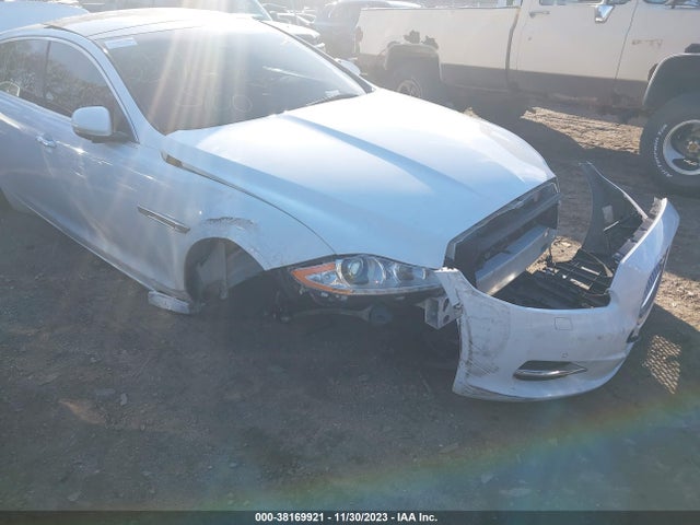 2011 JAGUAR XJ SAJWA2GB7BLV17468 Photo 5