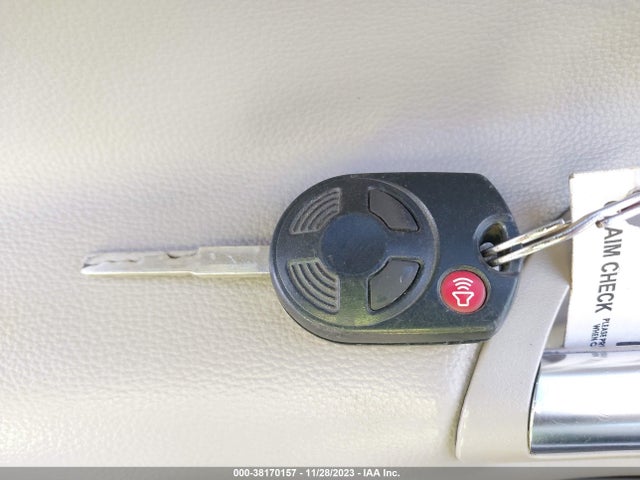 Ford ESCAPE SE 2017 1FMCU9GD3HUA84068 Image 11