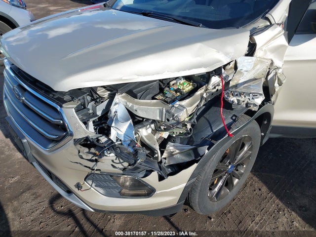 Ford ESCAPE SE 2017 1FMCU9GD3HUA84068 Image 6
