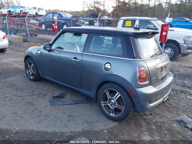 2009 MINI COOPER S WMWMF73569TW83363 Photo 2