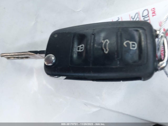 2013 VOLKSWAGEN JETTA 2.5L SE VIN: 3VWDX7AJ3DM318949