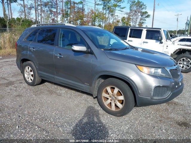 2013 KIA SORENTO LX V6 VIN: 5XYKTDA22DG310710