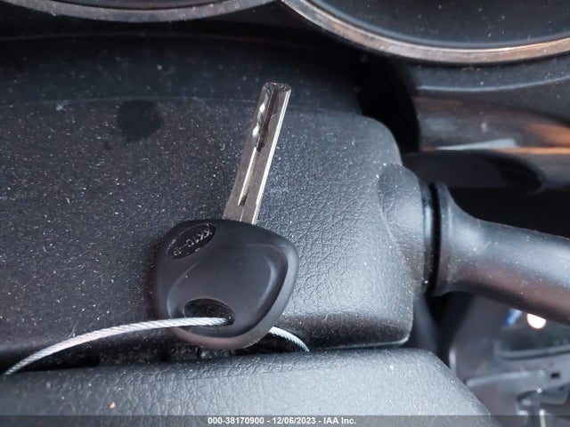 2013 KIA SORENTO LX V6 VIN: 5XYKTDA22DG310710