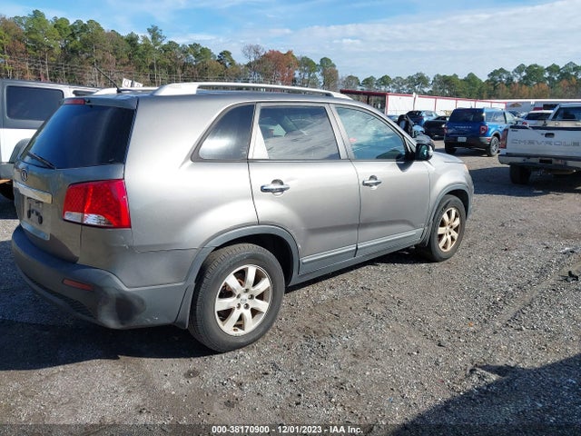 2013 KIA SORENTO LX V6 VIN: 5XYKTDA22DG310710