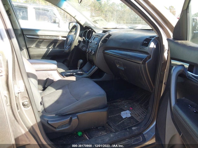2013 KIA SORENTO LX V6 VIN: 5XYKTDA22DG310710