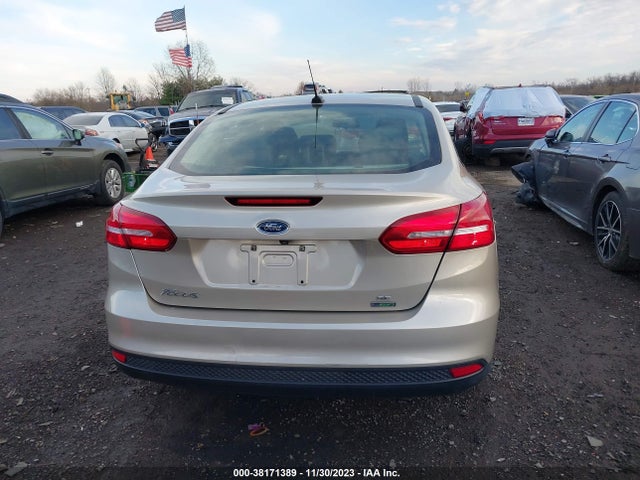 2018 FORD FOCUS SE VIN: 1FADP3FE3JL221695