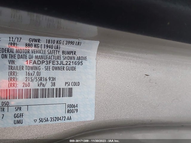 2018 FORD FOCUS SE VIN: 1FADP3FE3JL221695