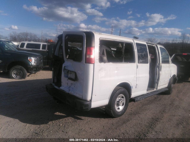 2014 1GAWGPFG2E1118371 main image