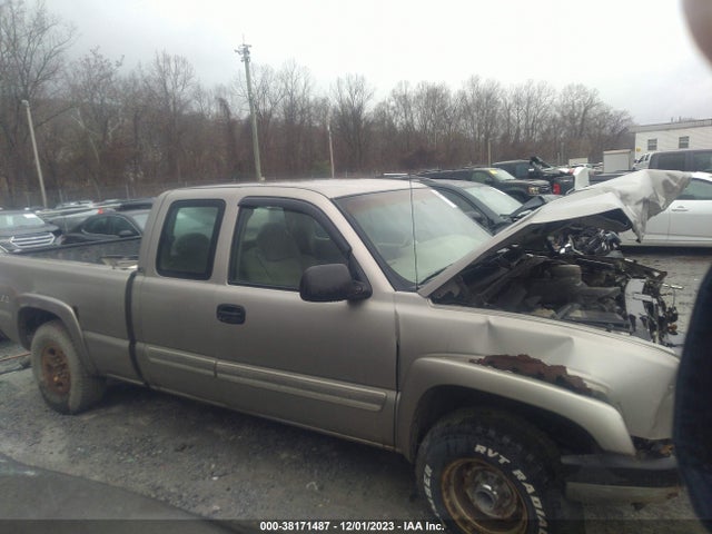 2003 CHEVROLET SILVERADO 1500 LS VIN: 2GCEK19T231134455