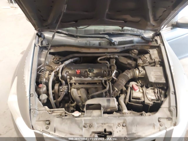 2010 HONDA ACCORD 2.4 EX VIN: 1HGCP2F73AA137262