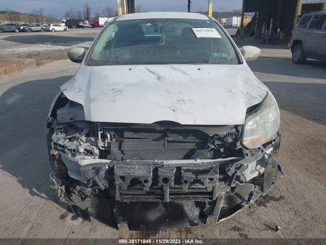 2014 FORD FOCUS SE VIN: 1FADP3F27EL366945