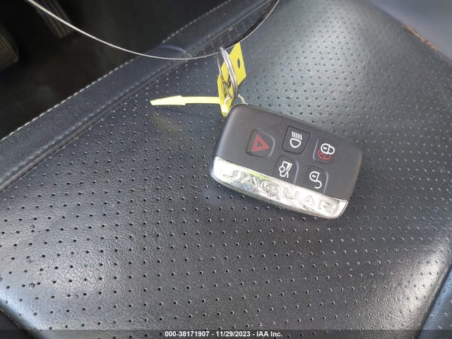 2014 JAGUAR XF SAJWA0JH4EMU18378 Photo 10