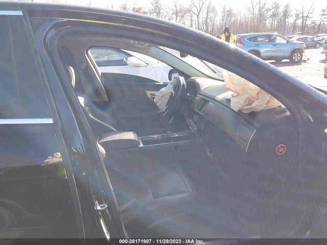 2014 JAGUAR XF SAJWA0JH4EMU18378 Photo 4