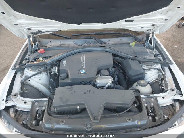 BMW 320i 2015 WBA3B1G5XFNT05738 Image 10