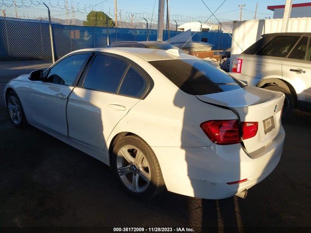 BMW 320i 2015 WBA3B1G5XFNT05738 Image 3