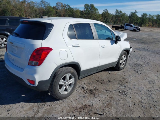 Chevrolet TRAX LS 2019 3GNCJKSB3KL398662 Image 4