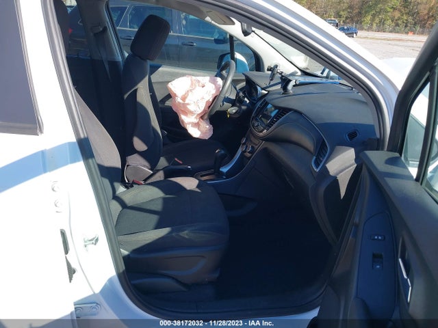 Chevrolet TRAX LS 2019 3GNCJKSB3KL398662 Image 5