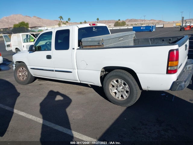 2005 GMC SIERRA 1500 SLE VIN: 2GTEC19V051291824