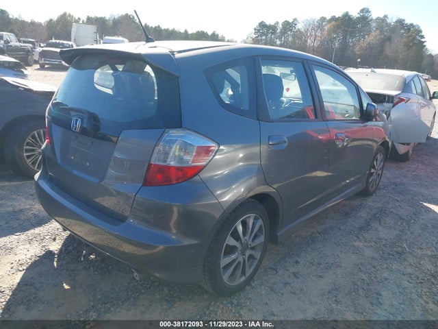 2013 HONDA FIT SPORT VIN: JHMGE8G55DC080348