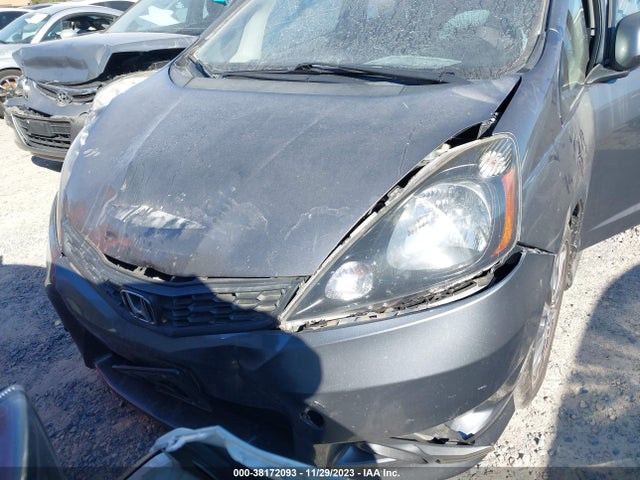 2013 HONDA FIT SPORT VIN: JHMGE8G55DC080348