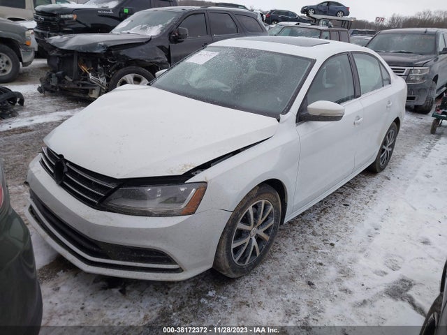 3VWDB7AJ7JM241206 Volkswagen Jetta 1.4t Se/1.4t Wolfsburg Edition