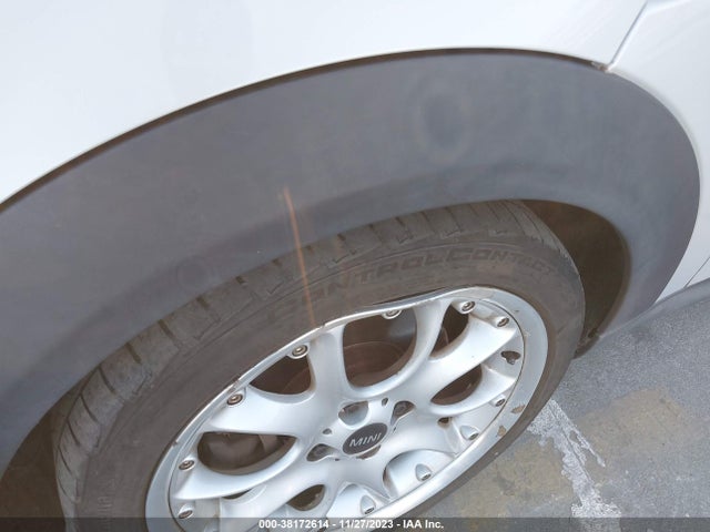 2011 MINI COOPER S WMWSV3C56BTY13232 Photo 5