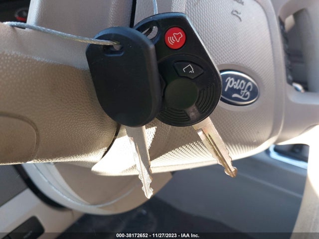2008 FORD ESCAPE XLT VIN: 1FMCU93128KA91536