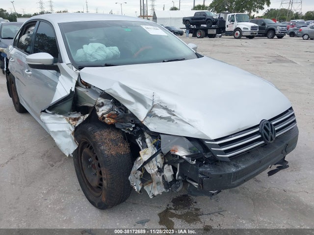 2014 VOLKSWAGEN PASSAT 1.8T S VIN: 1VWAS7A35EC097490