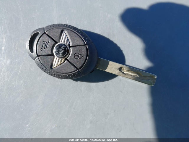 2007 MINI COOPER S WMWRH33567TL95395 Photo 10