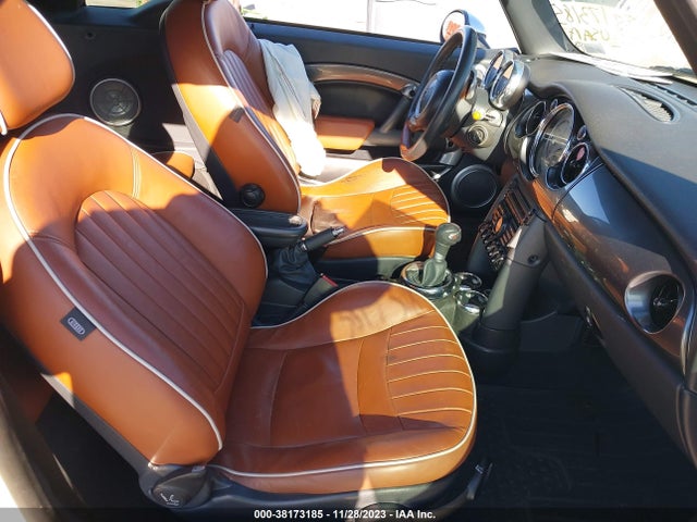 2007 MINI COOPER S WMWRH33567TL95395 Photo 4