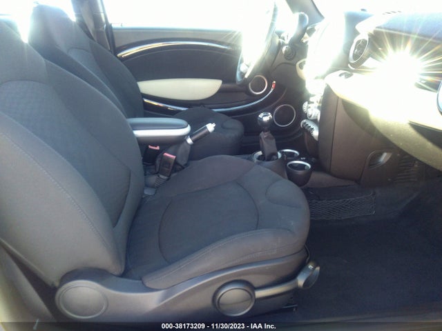 2009 MINI COOPER S WMWMF73559TT94068 Photo 4