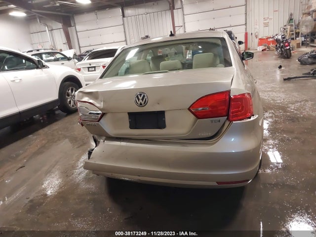 2013 VOLKSWAGEN JETTA 2.0L TDI VIN: 3VWLL7AJ4DM237837