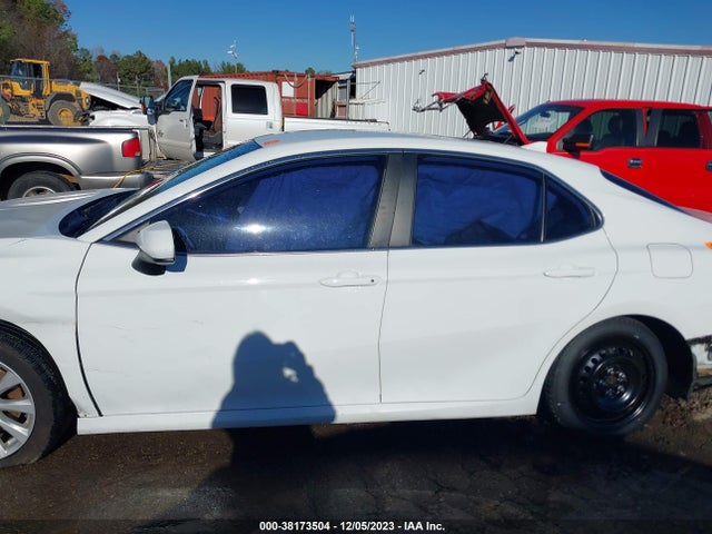 Toyota CAMRY LE 2020 4T1C11AK7LU364618 Image 14